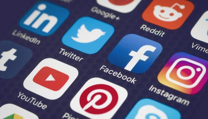 Social Media Channels as smart phone apps